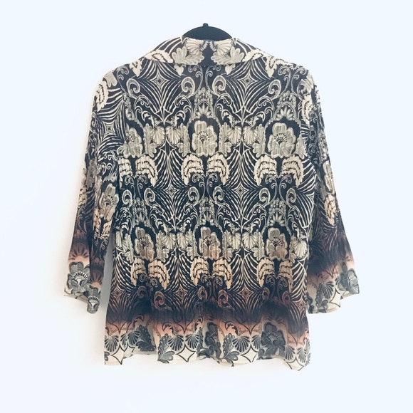 Blouse - Picture 2 of 5